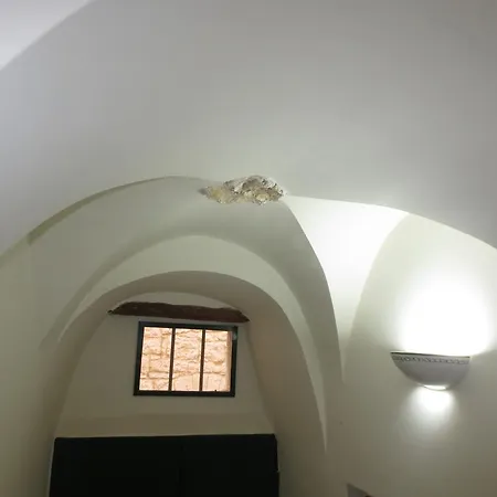 Tre Archi House * بيشيلي